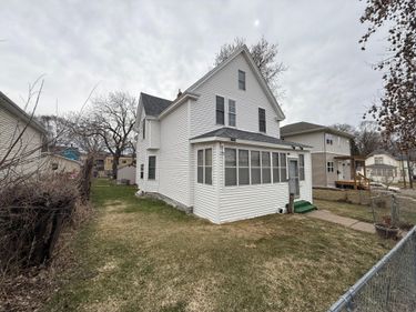 588 York Avenue , Saint Paul, MN 55130