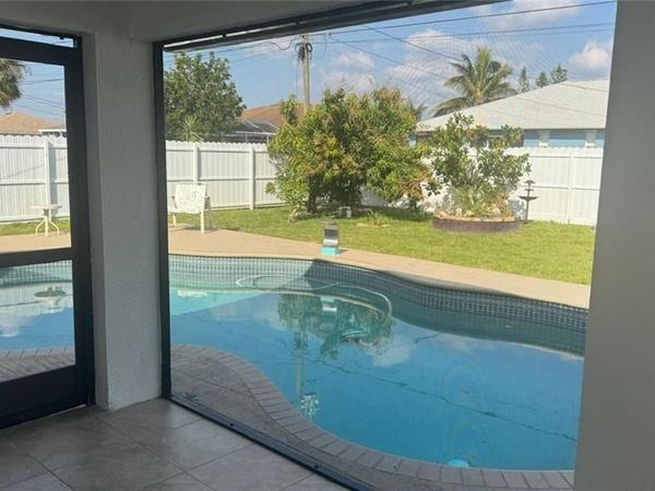 1319 SW 10th PL , CAPE CORAL, FL 33991