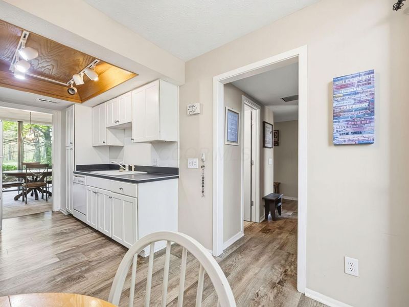 4945 Whistlewood Lane, Unit 9, Westerville, OH 43081 Photo 12