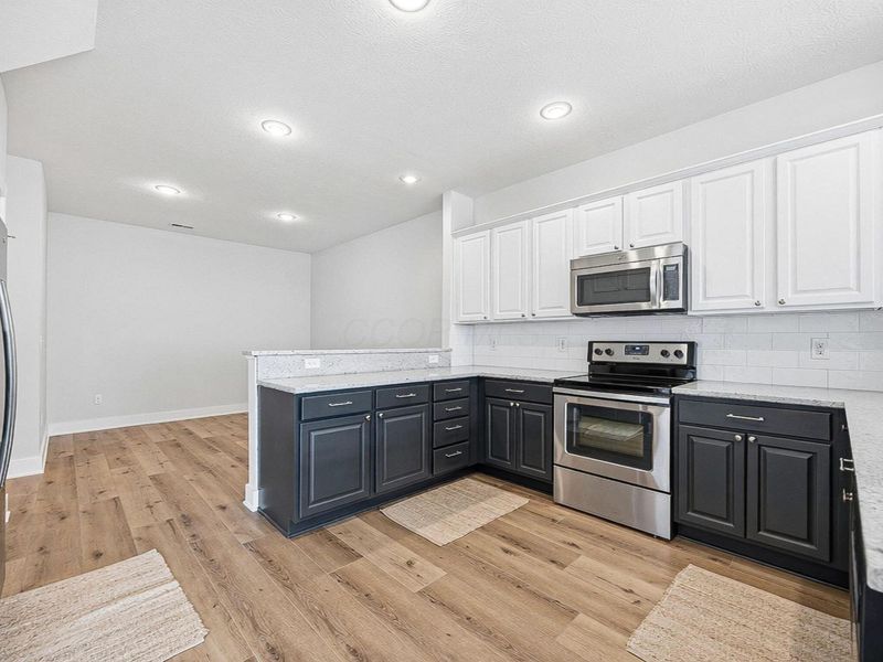 5049 Dinard Way , Columbus, OH 43221 Photo 13