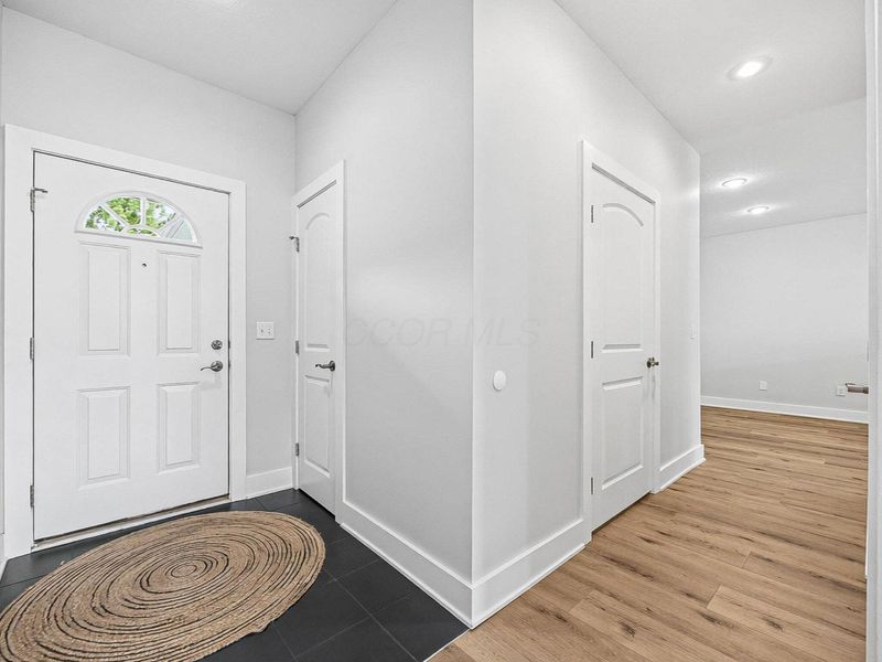 5049 Dinard Way , Columbus, OH 43221 Photo 3