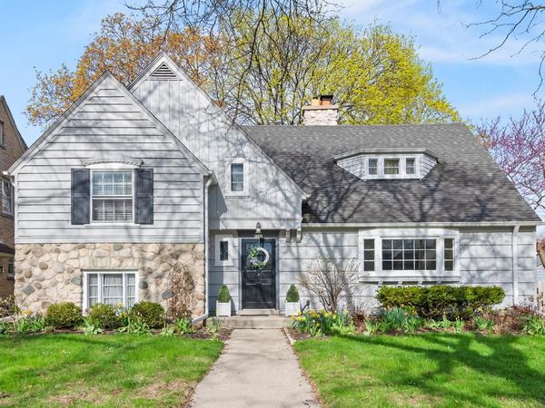 5347 Santa Monica BOULEVARD, Whitefish Bay, WI 53217