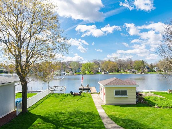 N29W27397 Peninsula DRIVE, Pewaukee, WI 53072