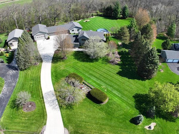 25610 Deer Ridge TRAIL, Waterford, WI 53185