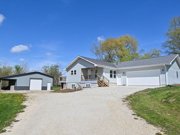 6636 Big Bend ROAD, Waterford, WI 53185
