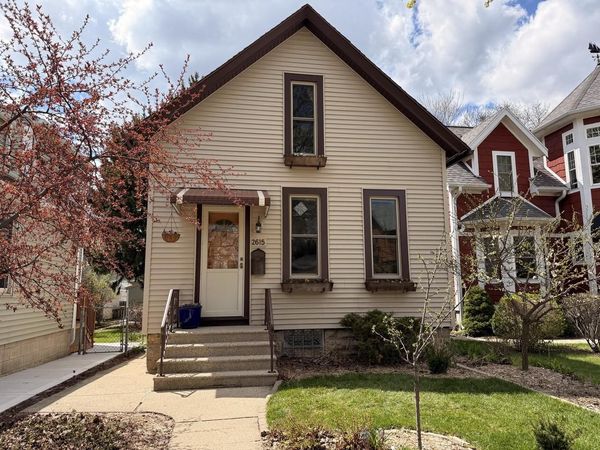 2615 Delaware AVENUE, Milwaukee, WI 53207