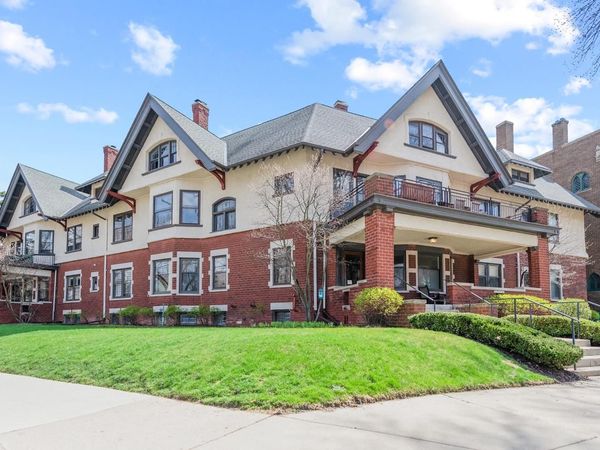 2666 Hackett AVENUE, Milwaukee, WI 53211