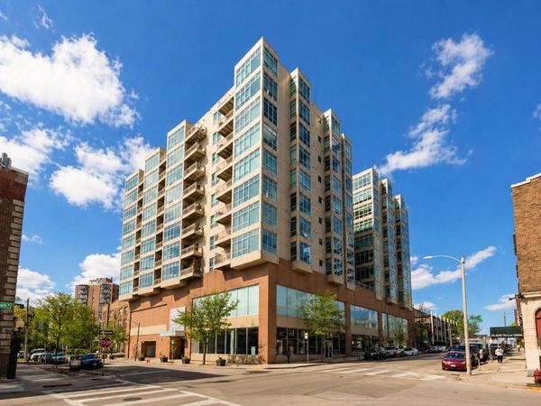 1550 Royall PLACE, Unit 403, Milwaukee, WI 53202