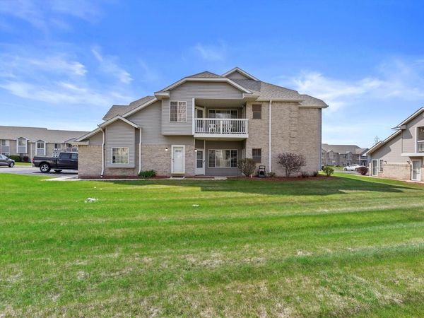 6954 Rolling Meadows COURT, Oak Creek, WI 53154