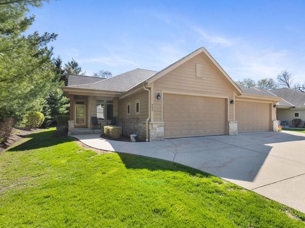 503 Garden Prairie DRIVE, Waukesha, WI 53186