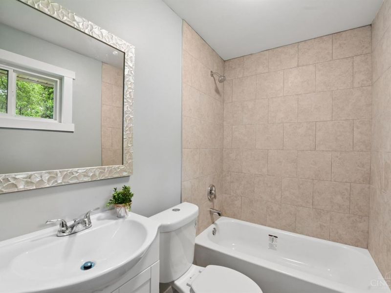 8707 Moonlight Lane, Colerain Township, OH 45231 Photo 16