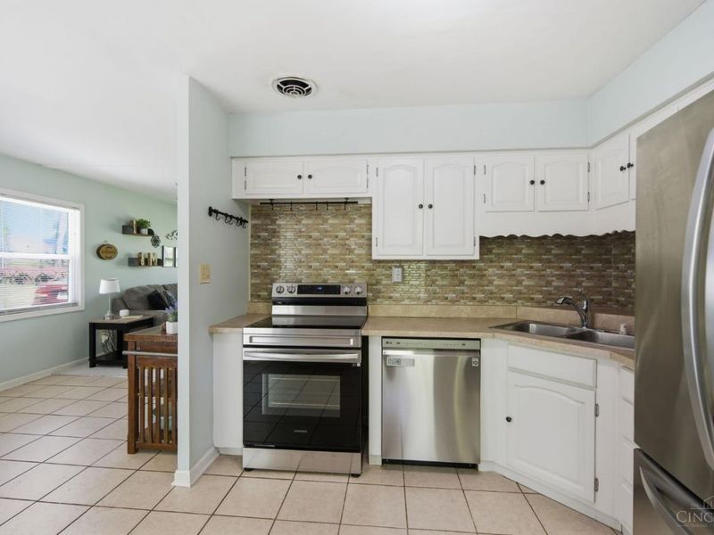 1433 Sunrise Drive, Loveland, OH 45140 Photo 12