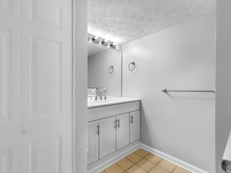 11831 Vaukvalley Lane, Symmes Township, OH 45249 Photo 32