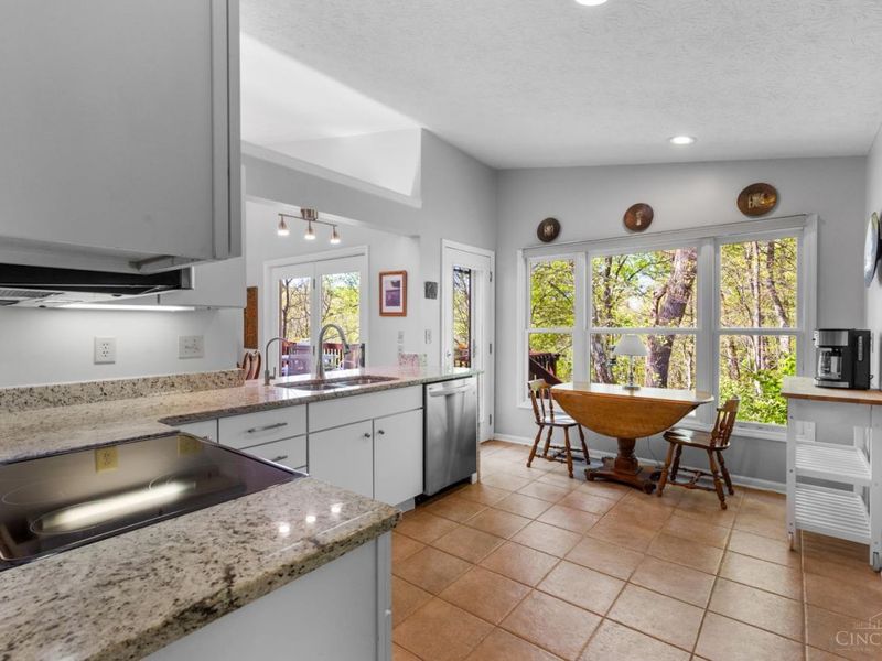 11831 Vaukvalley Lane, Symmes Township, OH 45249 Photo 5