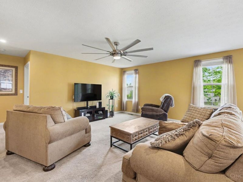 157 Wooded Ridge Drive, Batavia Twp, OH 45102 Photo 3
