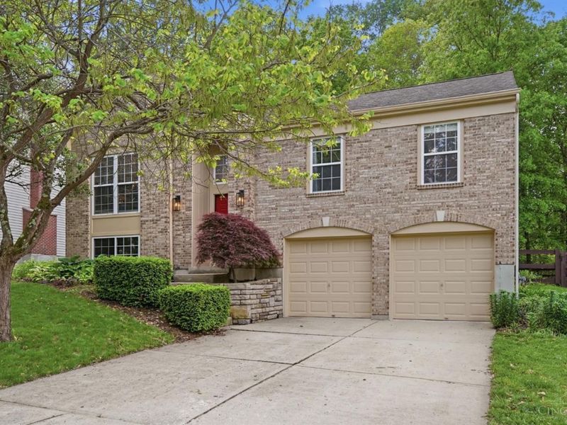 422 Wyndham Drive, Hamilton Twp, OH 45039 Photo 1