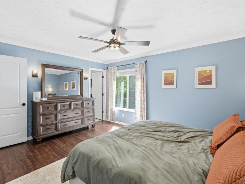 422 Wyndham Drive, Hamilton Twp, OH 45039 Photo 12