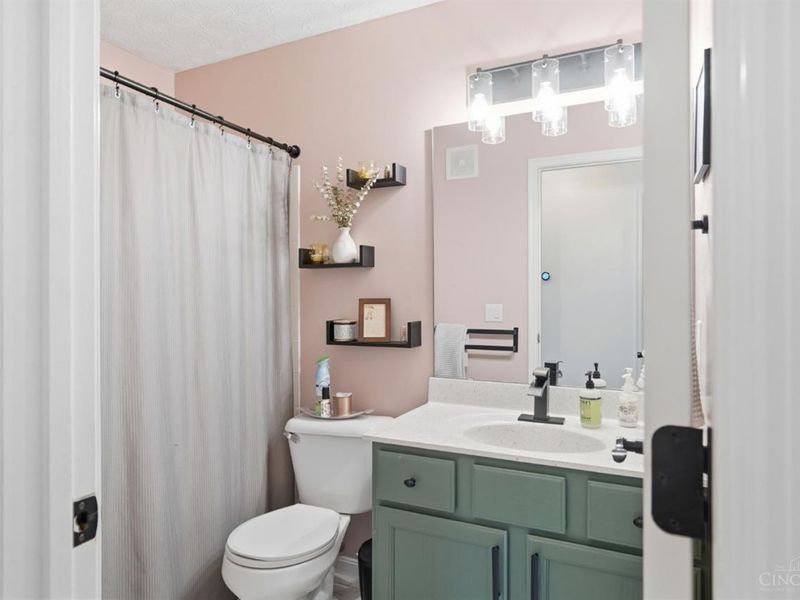 422 Wyndham Drive, Hamilton Twp, OH 45039 Photo 16