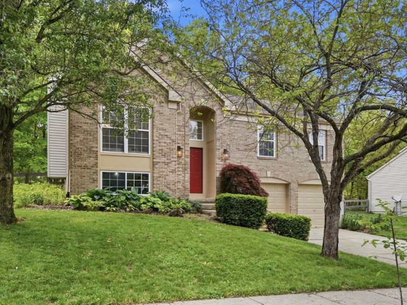 422 Wyndham Drive, Hamilton Twp, OH 45039 Photo 2