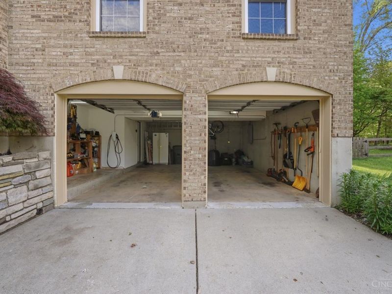 422 Wyndham Drive, Hamilton Twp, OH 45039 Photo 21