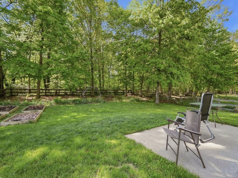 422 Wyndham Drive, Hamilton Twp, OH 45039 Photo 24