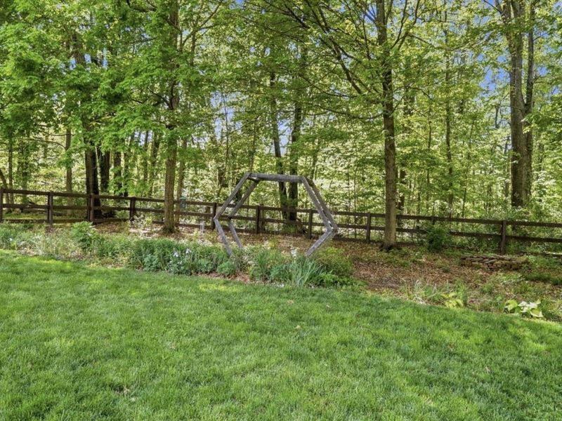 422 Wyndham Drive, Hamilton Twp, OH 45039 Photo 26