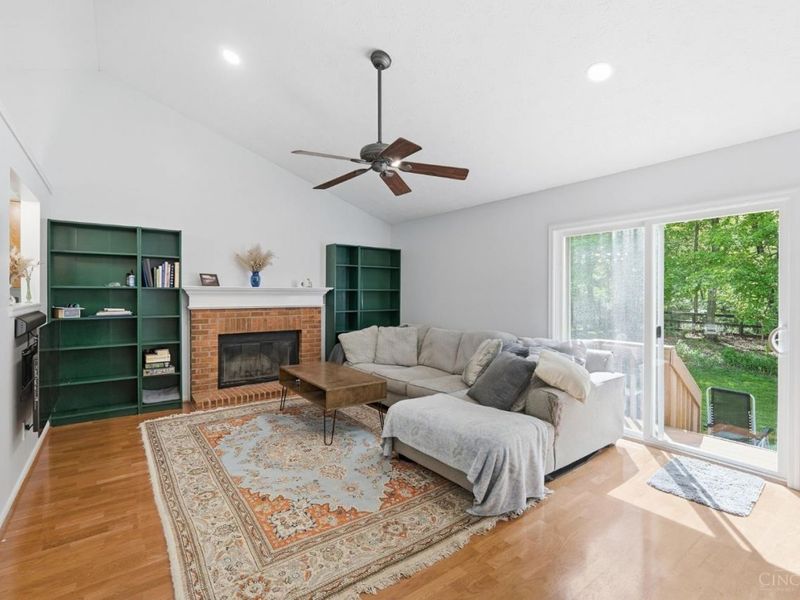 422 Wyndham Drive, Hamilton Twp, OH 45039 Photo 6