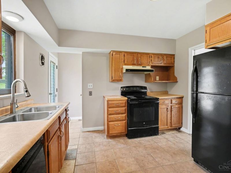 2032 Arrowood Place, Springfield Twp., OH 45231 Photo 10
