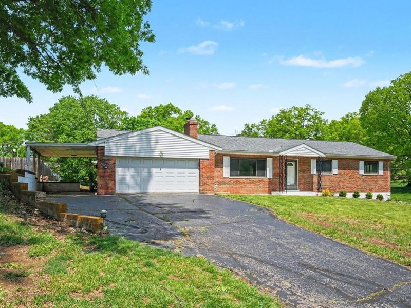 2032 Arrowood Place, Springfield Twp., OH 45231 Photo 3
