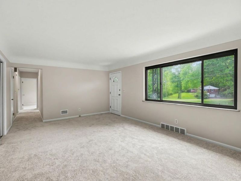 2032 Arrowood Place, Springfield Twp., OH 45231 Photo 4