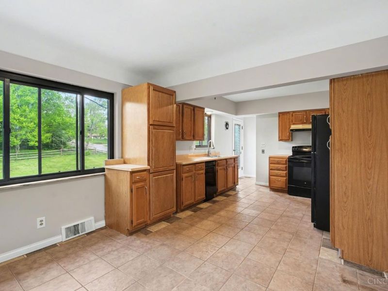 2032 Arrowood Place, Springfield Twp., OH 45231 Photo 7