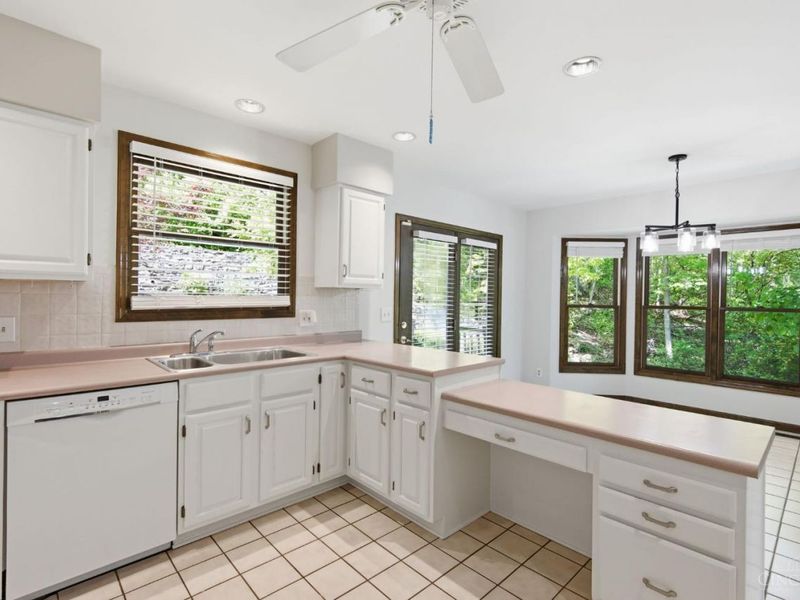 2739 Queenswood Drive, Cincinnati, OH 45211 Photo 14