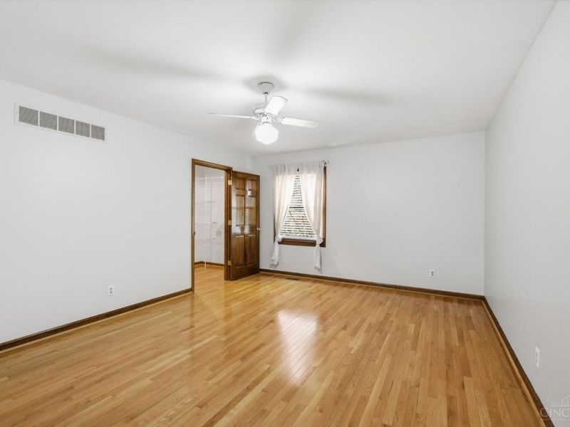 2739 Queenswood Drive, Cincinnati, OH 45211 Photo 18