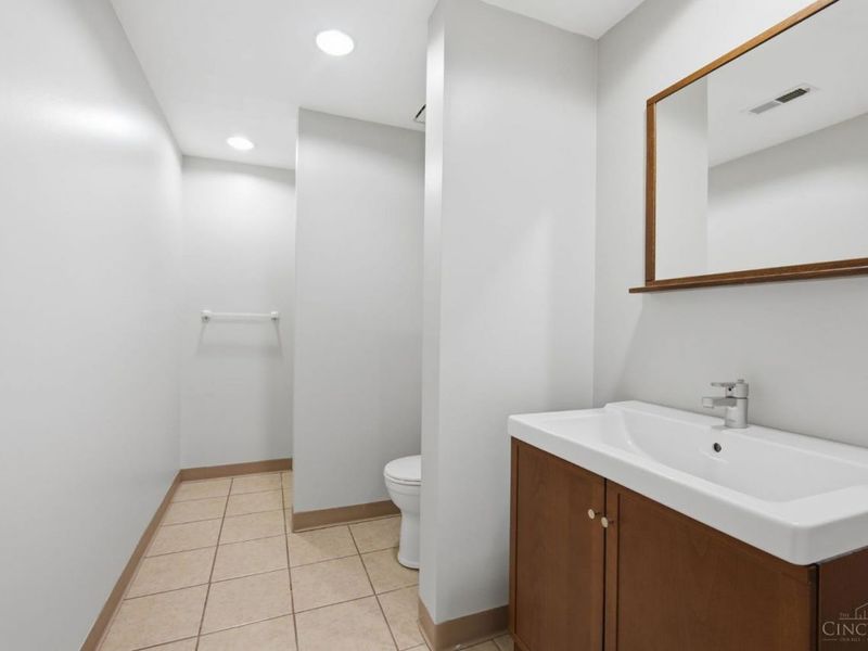 2739 Queenswood Drive, Cincinnati, OH 45211 Photo 36