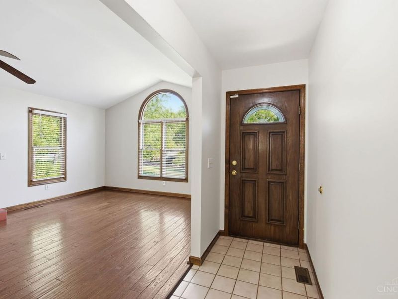 2739 Queenswood Drive, Cincinnati, OH 45211 Photo 6