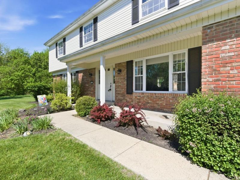8046 Blairhouse Drive, Anderson Twp, OH 45244 Photo 2