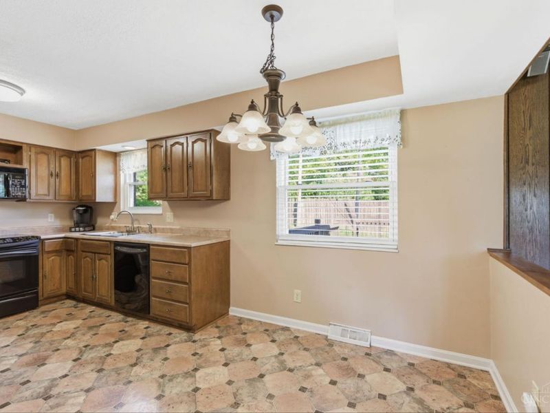 8046 Blairhouse Drive, Anderson Twp, OH 45244 Photo 23