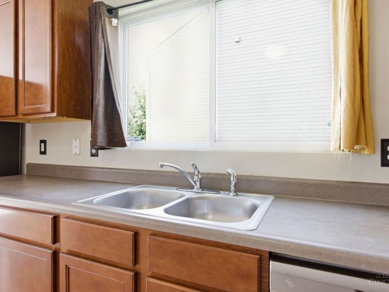 547 Woodbine Court, Hamilton Twp, OH 45039 Photo 11