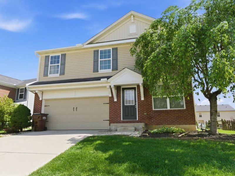 547 Woodbine Court, Hamilton Twp, OH 45039 Photo 2