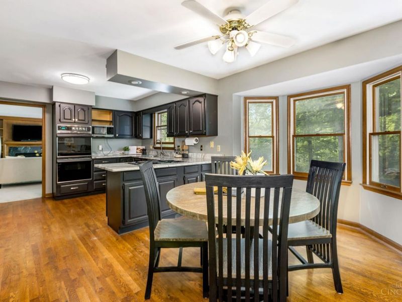 9761 Berry Hill Drive, West Chester, OH 45241 Photo 11
