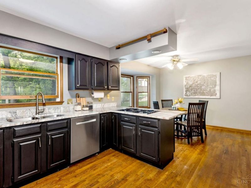 9761 Berry Hill Drive, West Chester, OH 45241 Photo 13