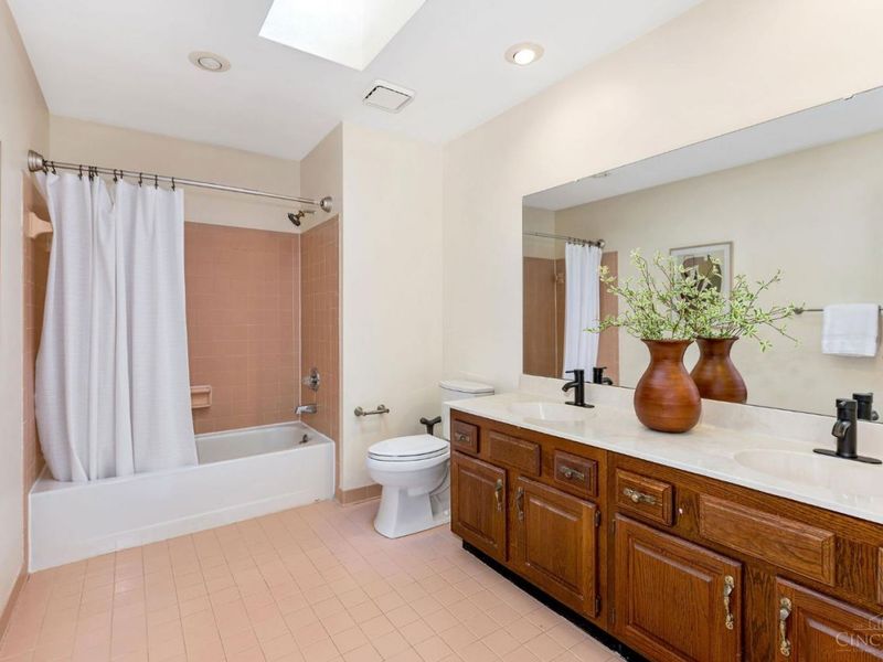 9761 Berry Hill Drive, West Chester, OH 45241 Photo 27