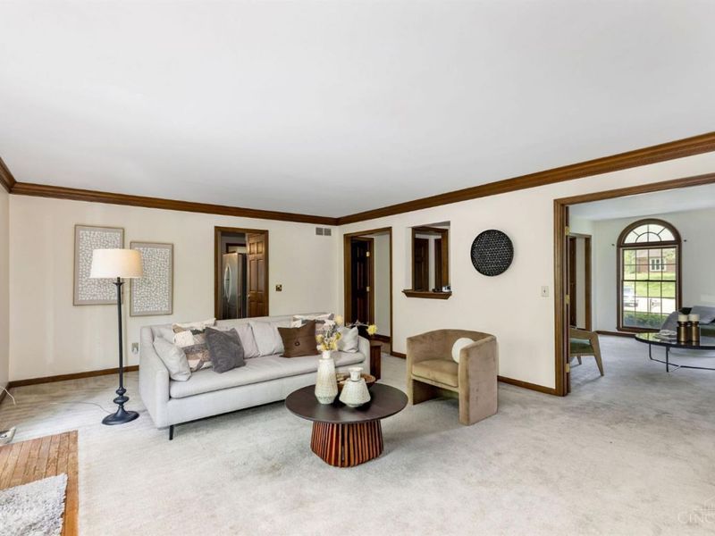 9761 Berry Hill Drive, West Chester, OH 45241 Photo 5