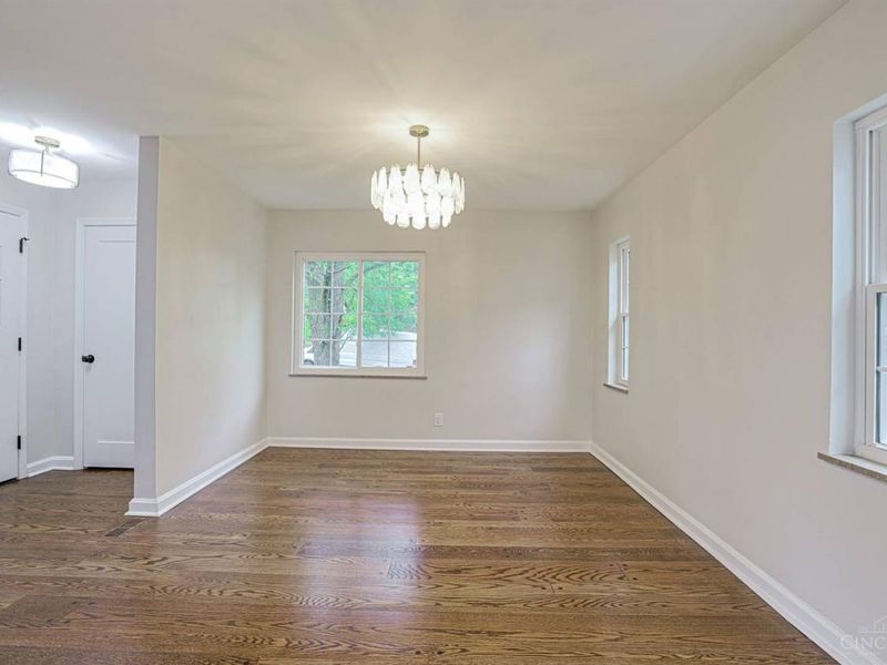 5829 Pandora Avenue, Cincinnati, OH 45213 Photo 12