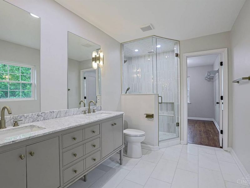 5829 Pandora Avenue, Cincinnati, OH 45213 Photo 21