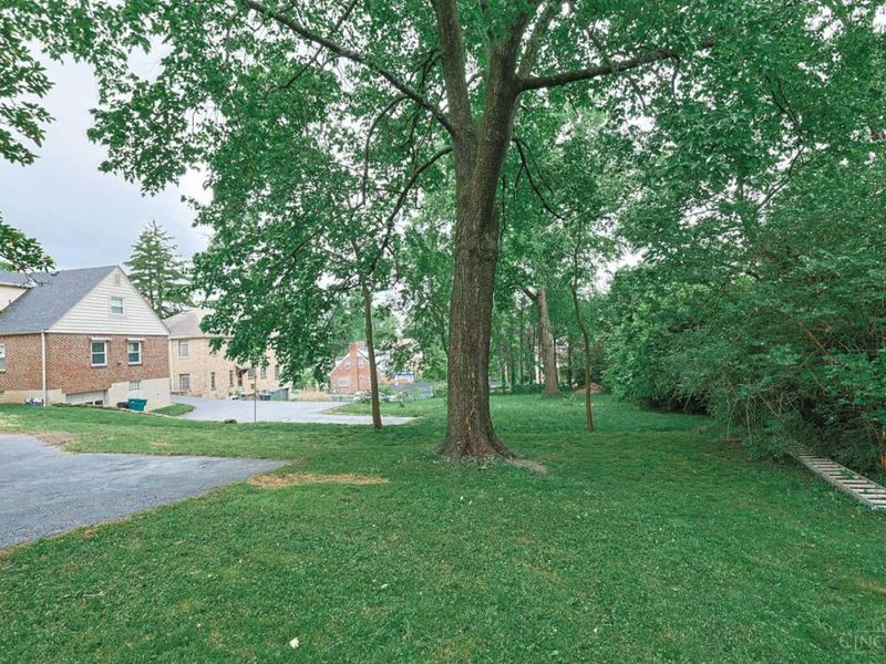 5829 Pandora Avenue, Cincinnati, OH 45213 Photo 39