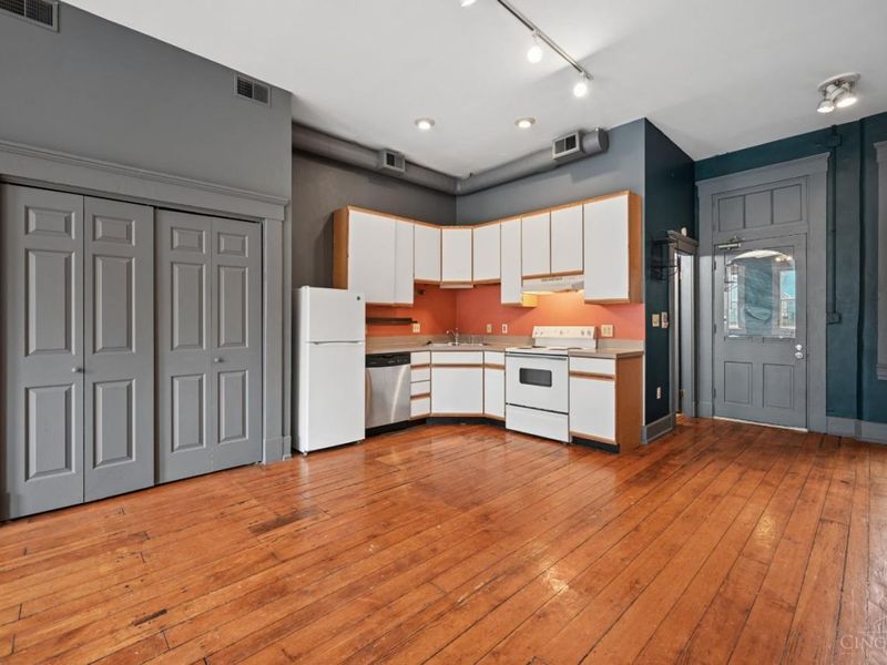 1341 Main Street, Unit 3, Cincinnati, OH 45202 Photo 8