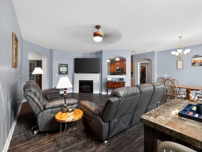7615 Skyview Circle, Green Township, OH 45248 Photo 6