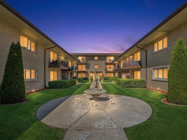 6136 S Kensington Avenue , Unit D, Countryside, IL 60525