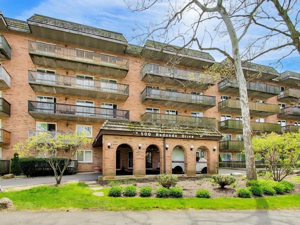 500 Redondo Drive , Unit 111, Downers Grove, IL 60516